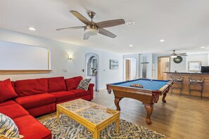 Games room - 1488 - Sandy Pause - Sleeps 15 | Pool, Hot Tub & Walk to Beach (Corolla)