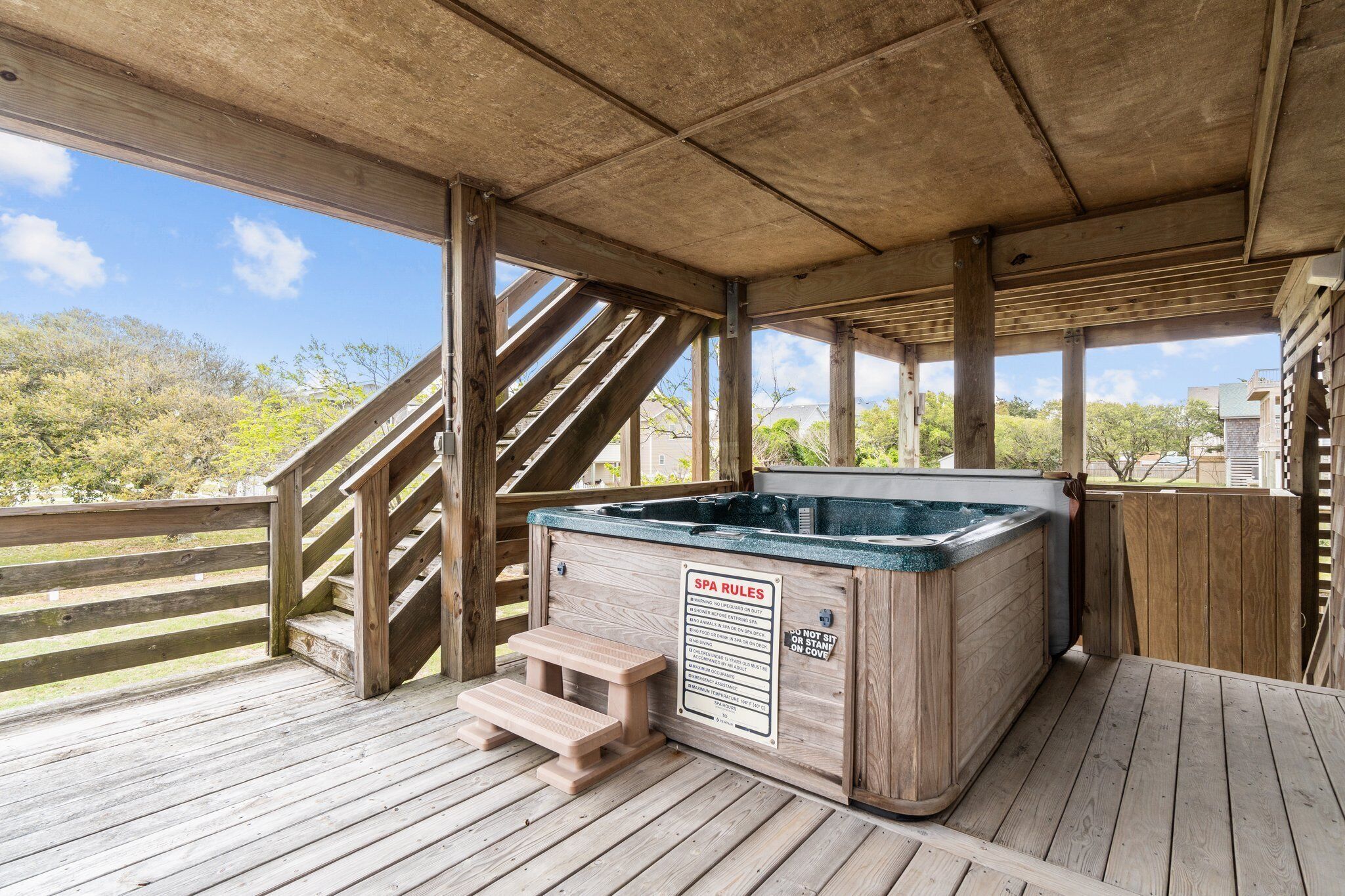 Outdoor spa tub