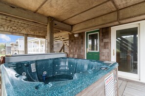 Bain à remous extérieur