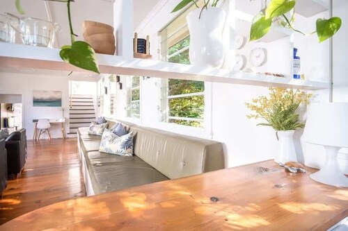 Bryce Street Beach House mit Blick auf den Moffat Beach