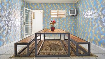 Café da manhã com buffet grátis todos os dias