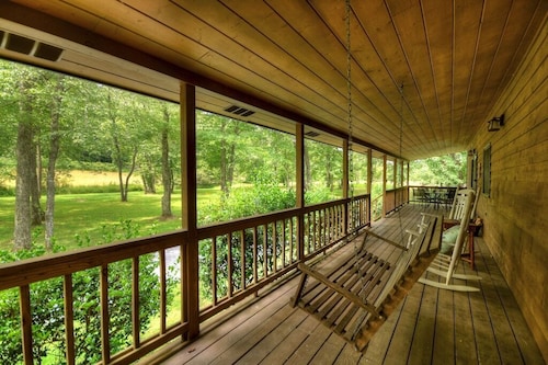 Dog Friendly 10 Acre Retreat Fly Fishing and Pond