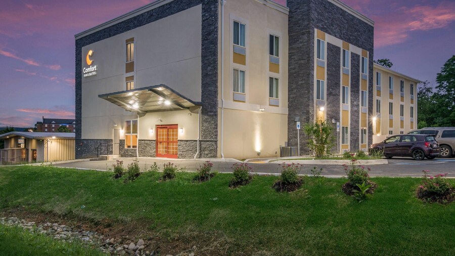 Comfort Inn & Suites Harrisburg - Hershey West