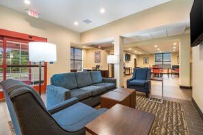 Lobby - Comfort Inn & Suites Harrisburg - Hershey West (Harrisburg)