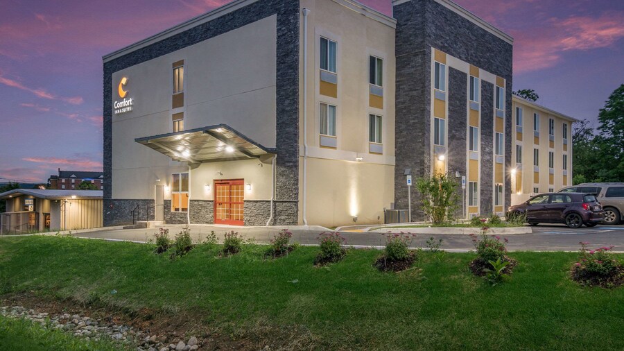 Comfort Inn & Suites Harrisburg - Hershey West