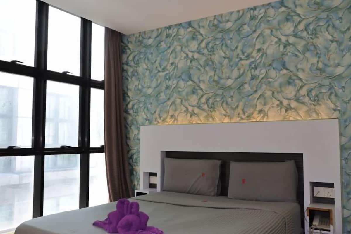 Desk, free WiFi, bed sheets