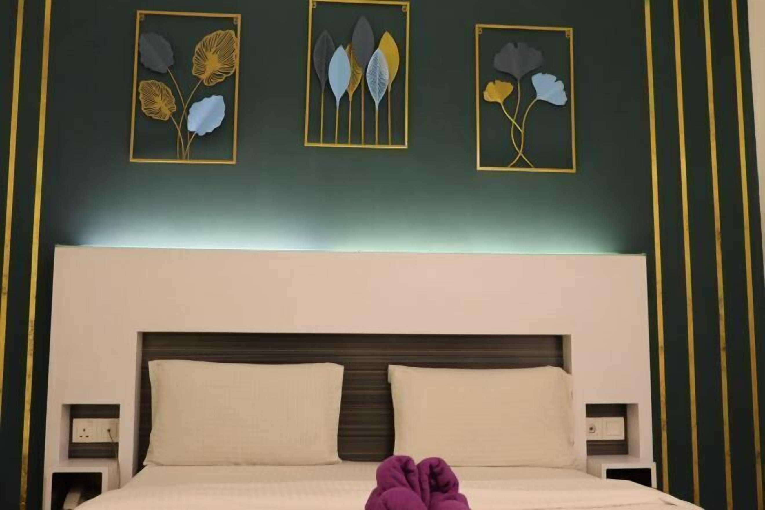 Työpöytä, ilmainen Wi-Fi, vuodevaatteet