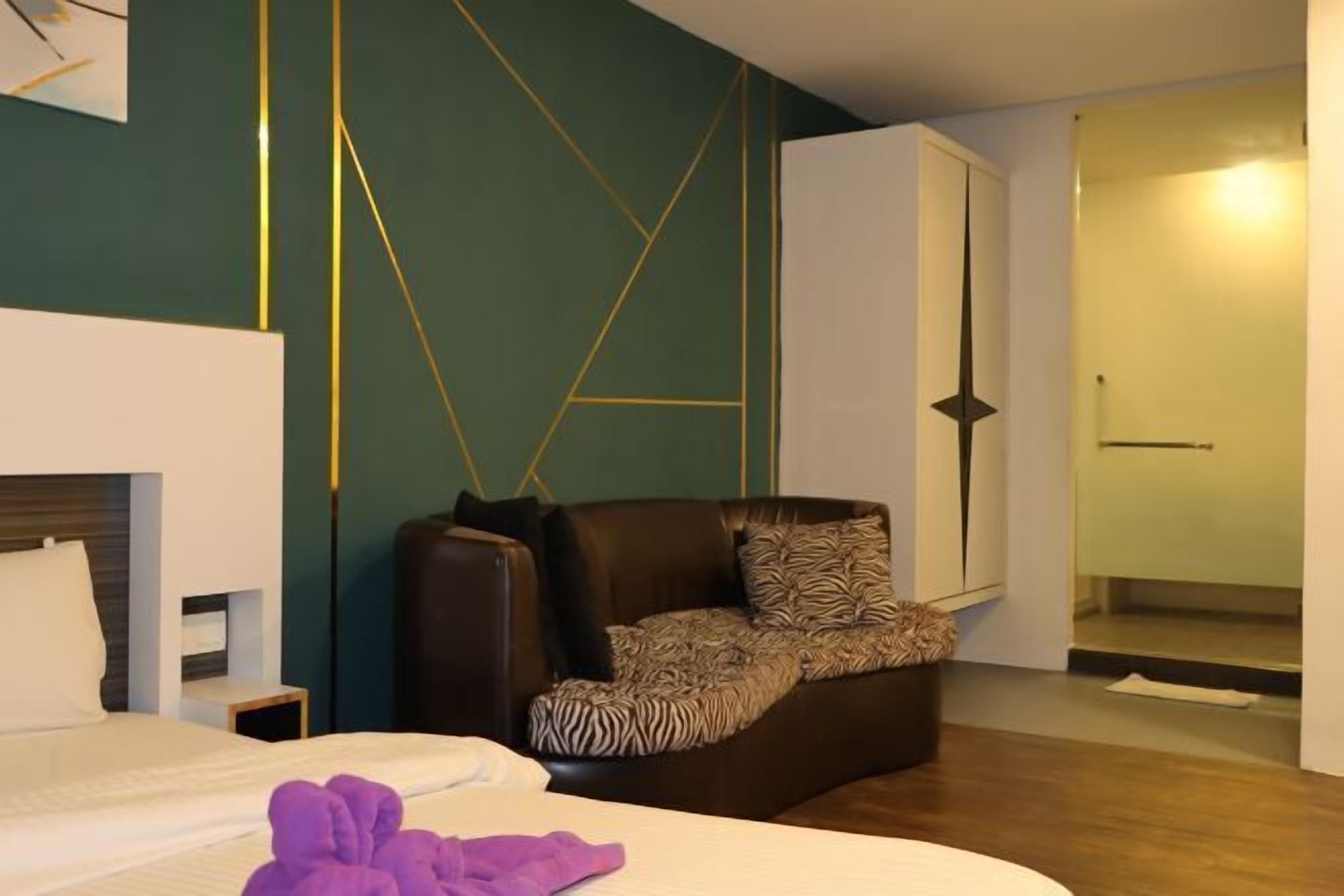 Työpöytä, ilmainen Wi-Fi, vuodevaatteet