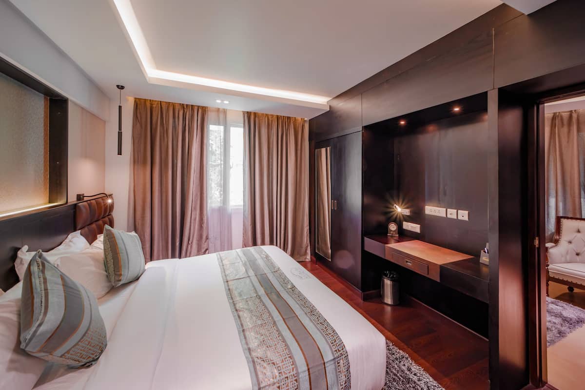 Superior Suite, 1 Queen Bed, Accessible, Non Smoking