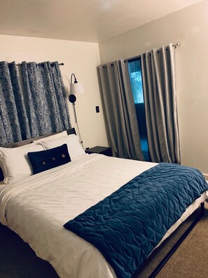 3 bedrooms, desk, iron/ironing board, travel cot