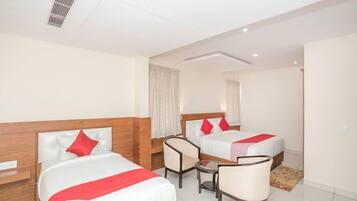 Standard Double Room, 1 King Bed, Non Smoking | Egyptian cotton sheets, premium bedding, in-room safe, free WiFi