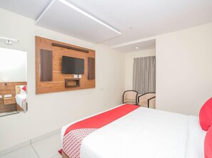 Standard Double Room, 1 King Bed, Non Smoking | Egyptian cotton sheets, premium bedding, in-room safe, free WiFi - Hotel Ivy Dew Drops (Anekal)