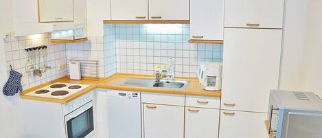 Fridge, oven, dishwasher