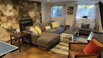 Smart TV, fireplace, table tennis