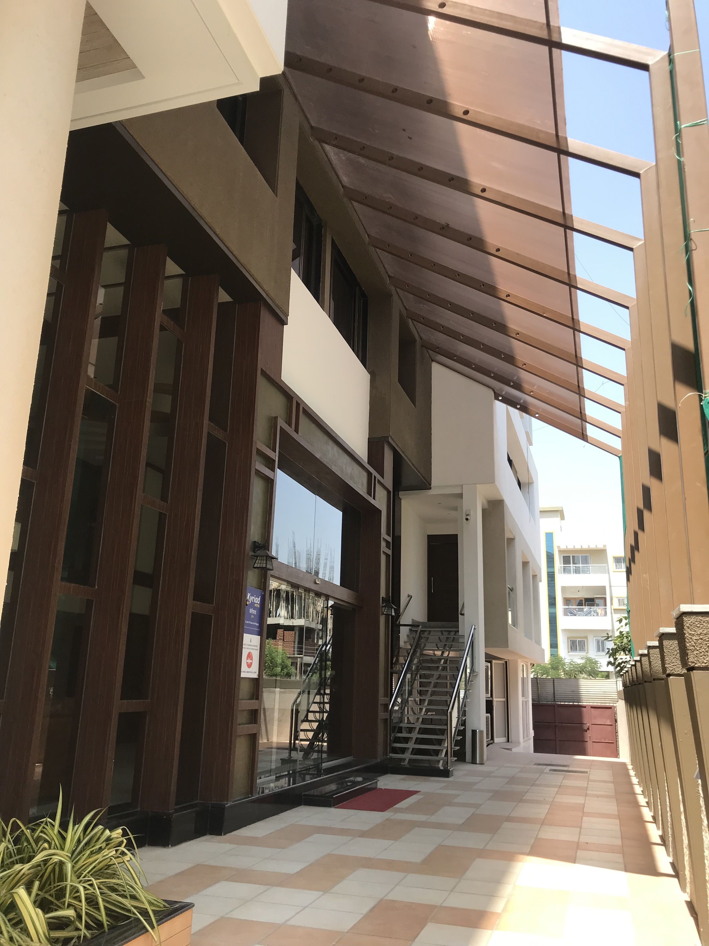 المنشأة من الخارج