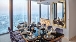 Dining - Dream Inn Dubai - 48 Burj Gate Penthouse (Dubai)