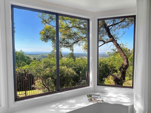 Villa 1 @ Bimbadeen Estate - Romantic split level villa with exceptional views over the vineyards