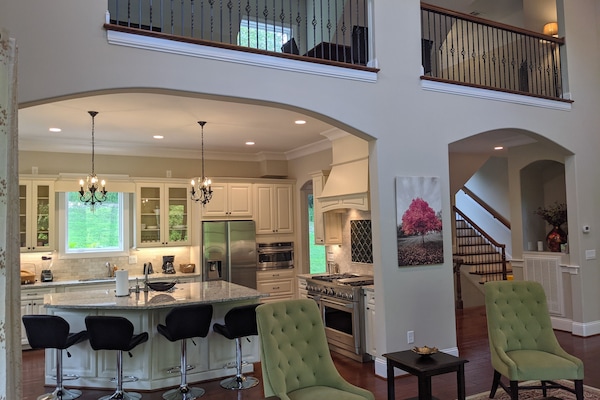 Kylskåp, mikrovågsugn, ugn och spishäll