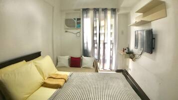 1 bedroom, free WiFi, bed sheets