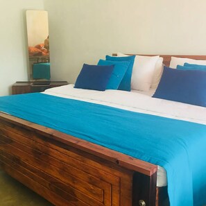 Desk, free WiFi, bed sheets - Butterfly Mountain Lake Side (Maskeliya)