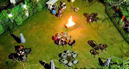 THE ROYAL COURT HOTEL