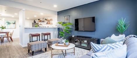 TV, streaming services, stereo