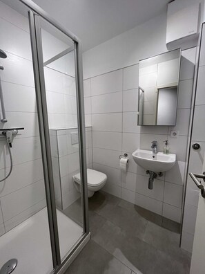 Dusche, Haartrockner, Seife