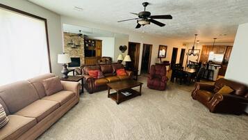 Smart-tv en een open haard