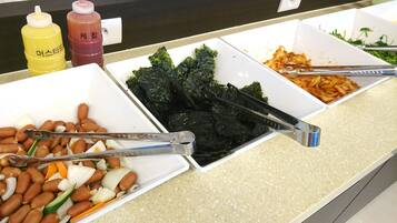 Free daily buffet breakfast