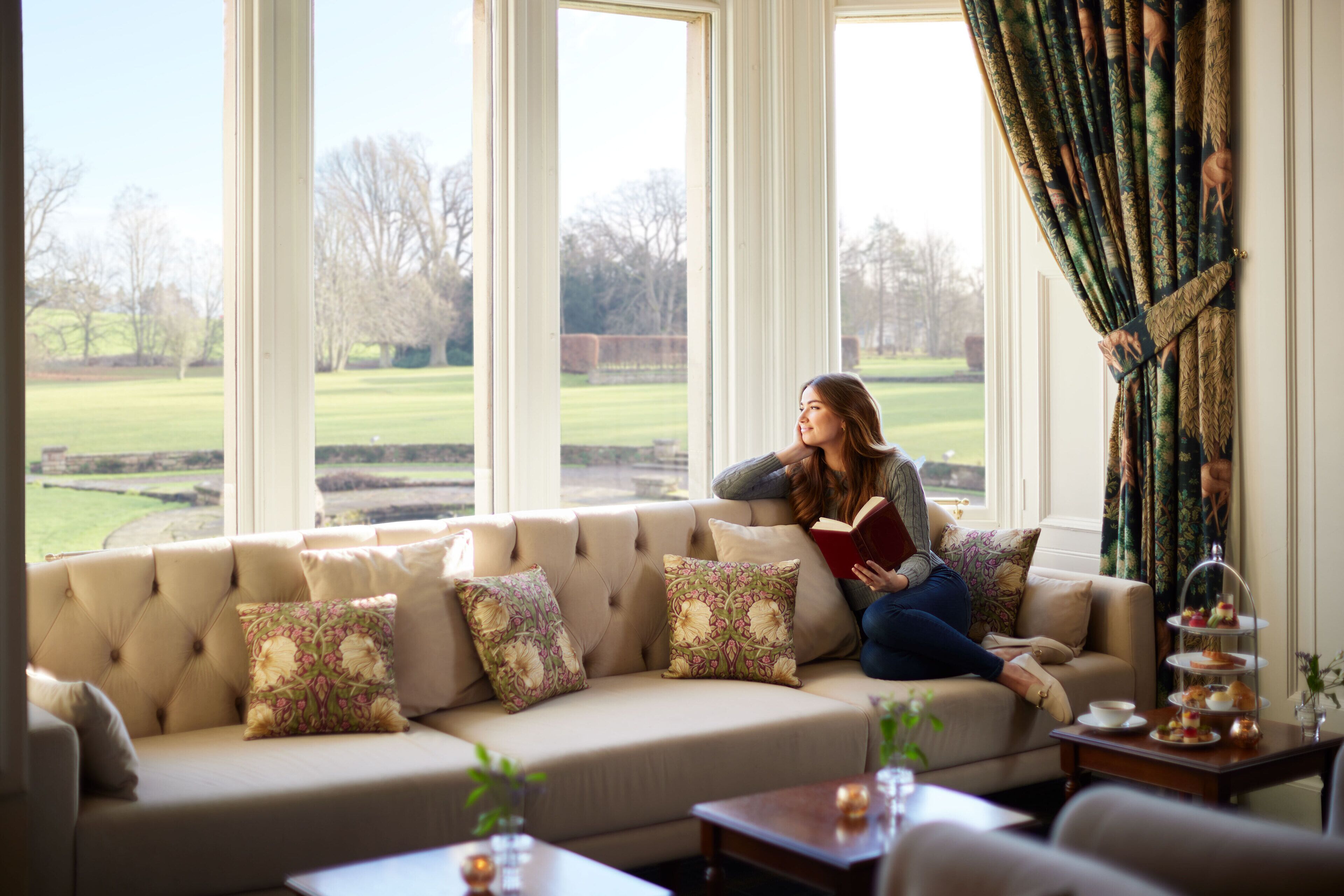 4 restaurants, breakfast, lunch, dinner served; British cuisine