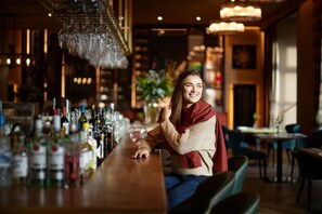 4 restaurants servant le déjeuner, le dîner et le souper