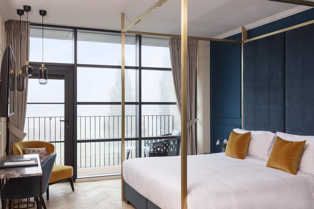 suite (estate) | premium bedding, in-room safe, individually decorated