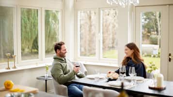 Cottage (Gardener's) | Dining room