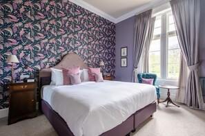 Sengetøy av topp kvalitet, safe på rommet og individuelt dekorert