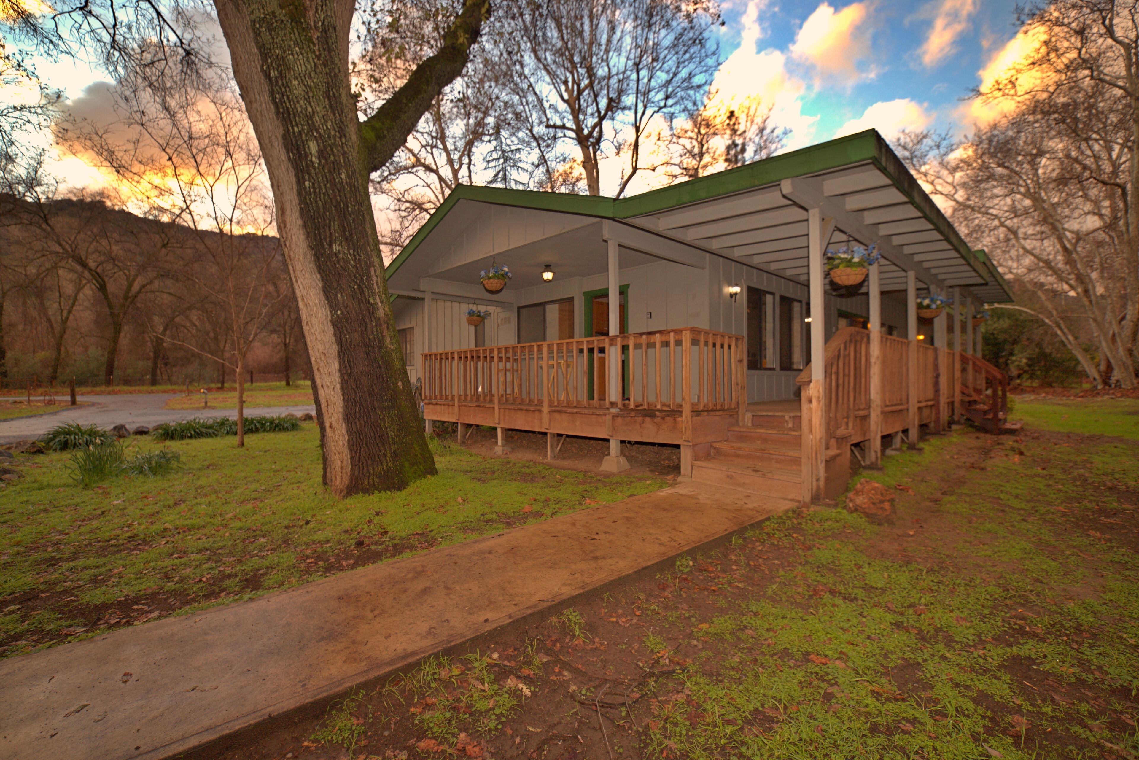 Enjoyable Family Home with the N. Fork River running through it. Book It!