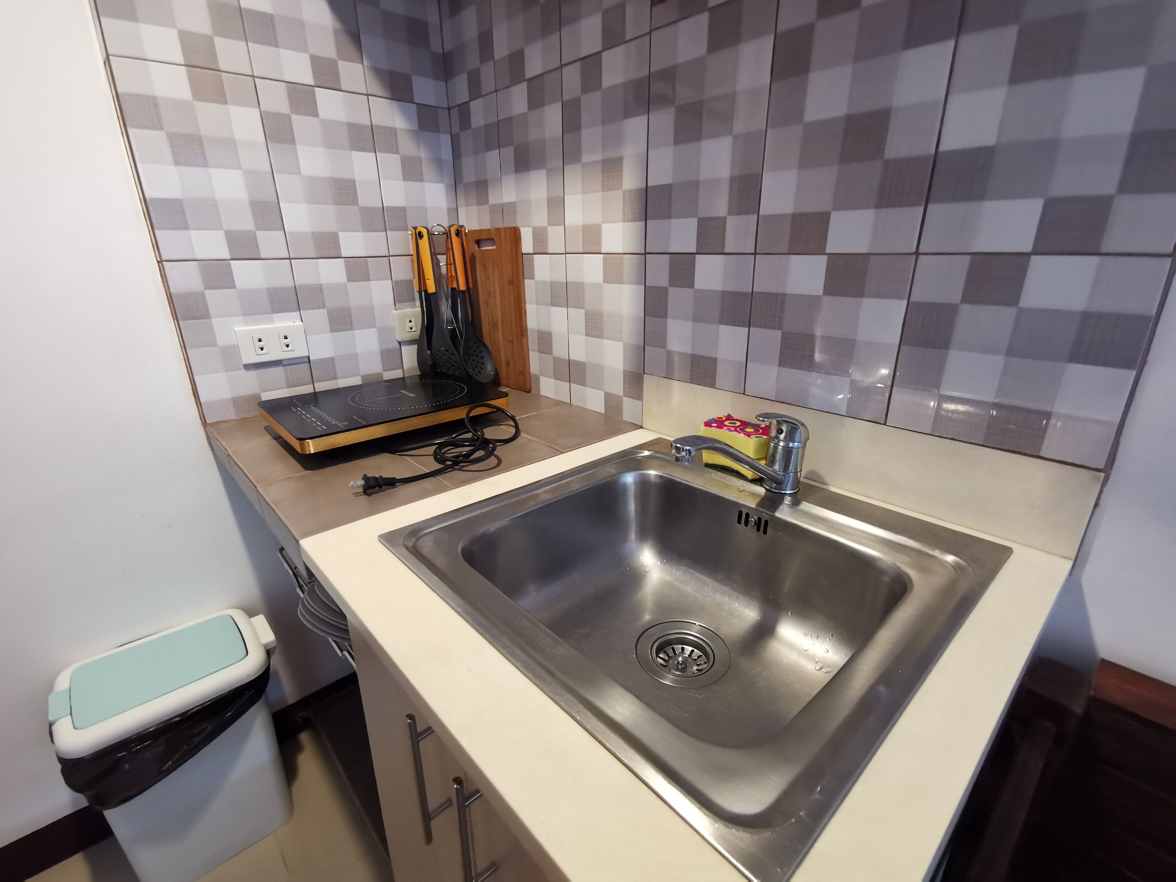 SweetSuites at Pine Crest New Manila / #T3-239