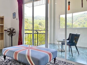 10 bedrooms, in-room safe, desk, iron/ironing board