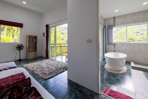 10 habitaciones, caja de seguridad en la habitación y escritorio 
