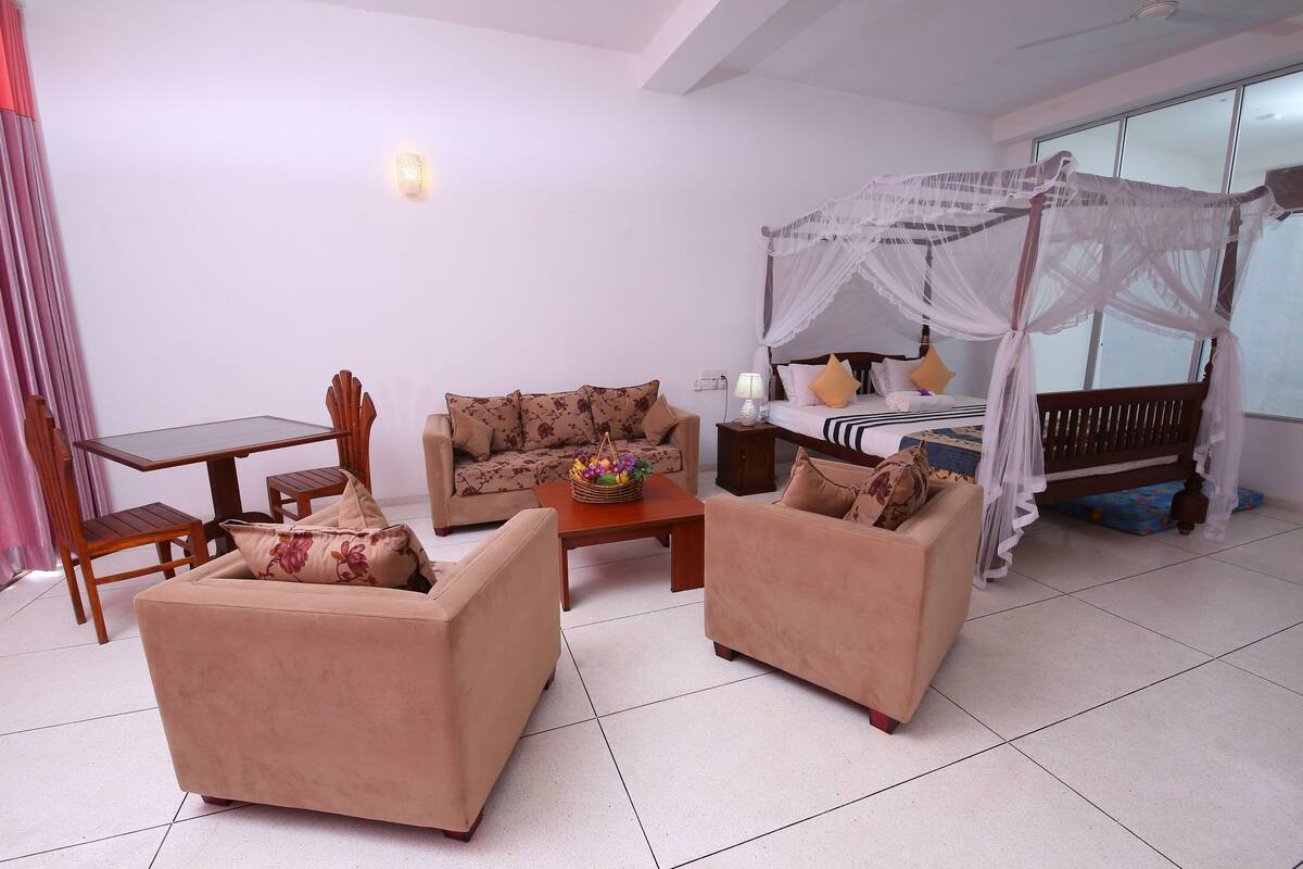 Deluxe Double Room, Sea View | Desk, laptop workspace, iron/ironing board, free WiFi