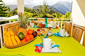 Free daily local cuisine breakfast 