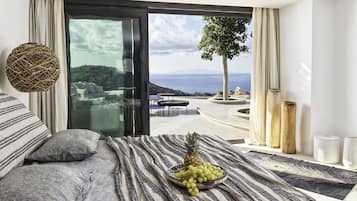 1 bedroom, premium bedding, pillow-top beds, minibar