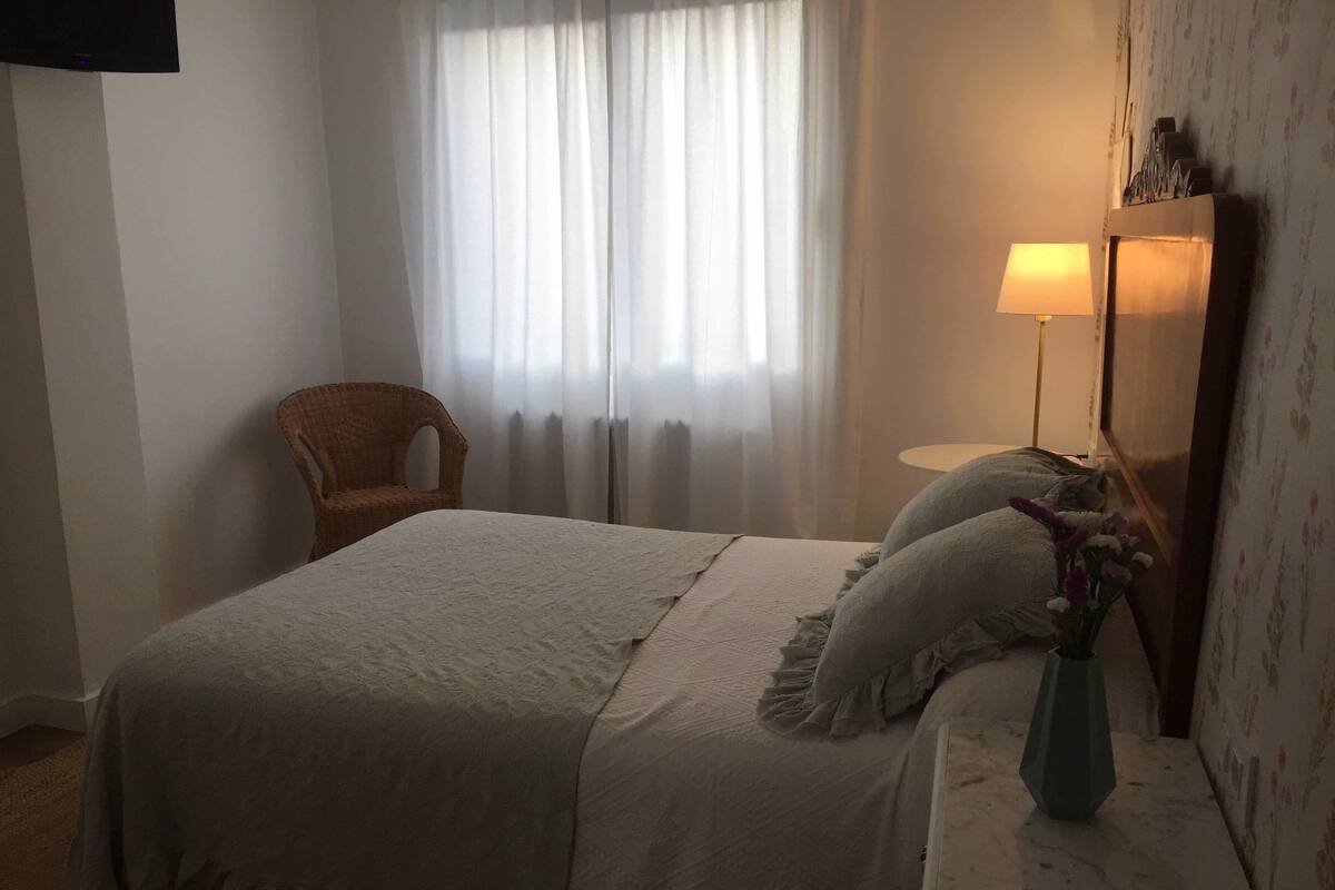 Double Room, Private Bathroom | Iron/ironing board, free WiFi, bed sheets