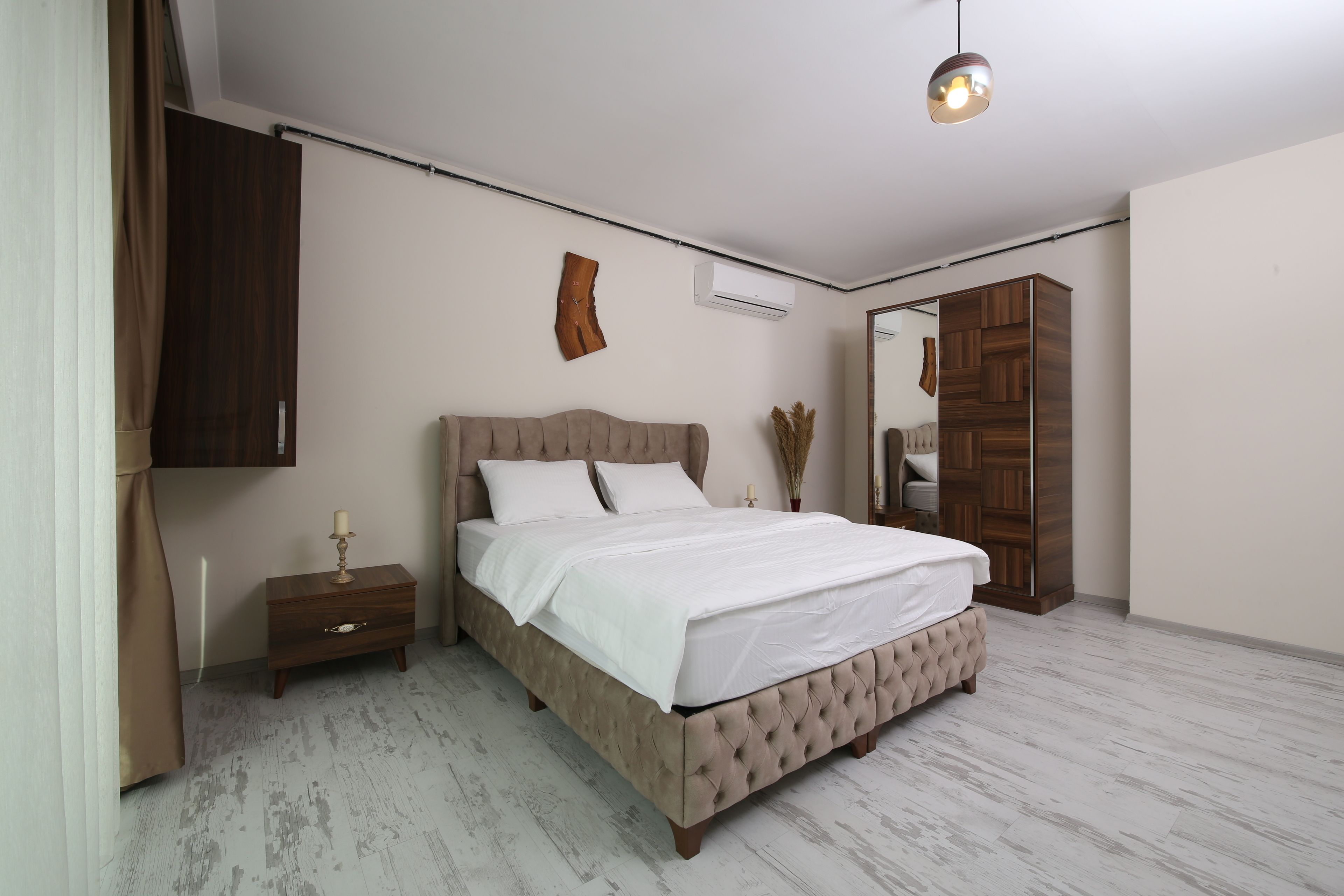 3 bedrooms, individually decorated, individually furnished