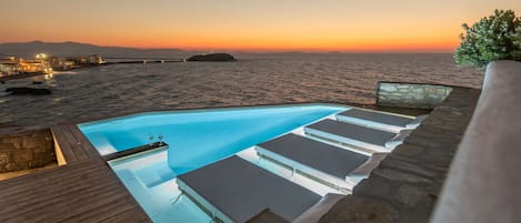 Piscine extérieure (ouverte en saison)
