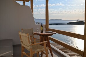 Deluxe Suite, Jetted Tub, Sea View | 1 bedroom, premium bedding, in-room safe, soundproofing - Iliada Suites - Adults only (Naxos)