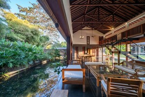 Property grounds - 7BR Villa For Large Groups W/Pool Table, Canggu! 9Min Drive To Seminyak Square! (Canggu)