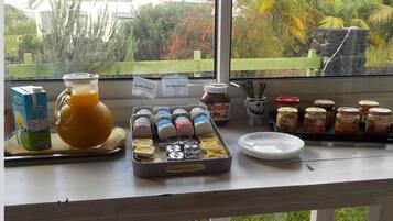 Daily buffet breakfast for a fee