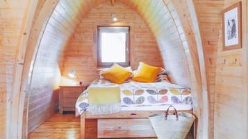 Pods | Iron/ironing board, bed sheets