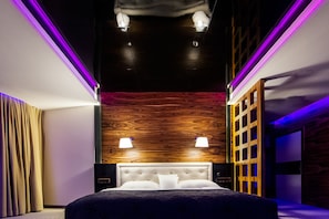 Standard Apartment | Living room | 32-inch flat-screen TV with satellite channels, TV, toys