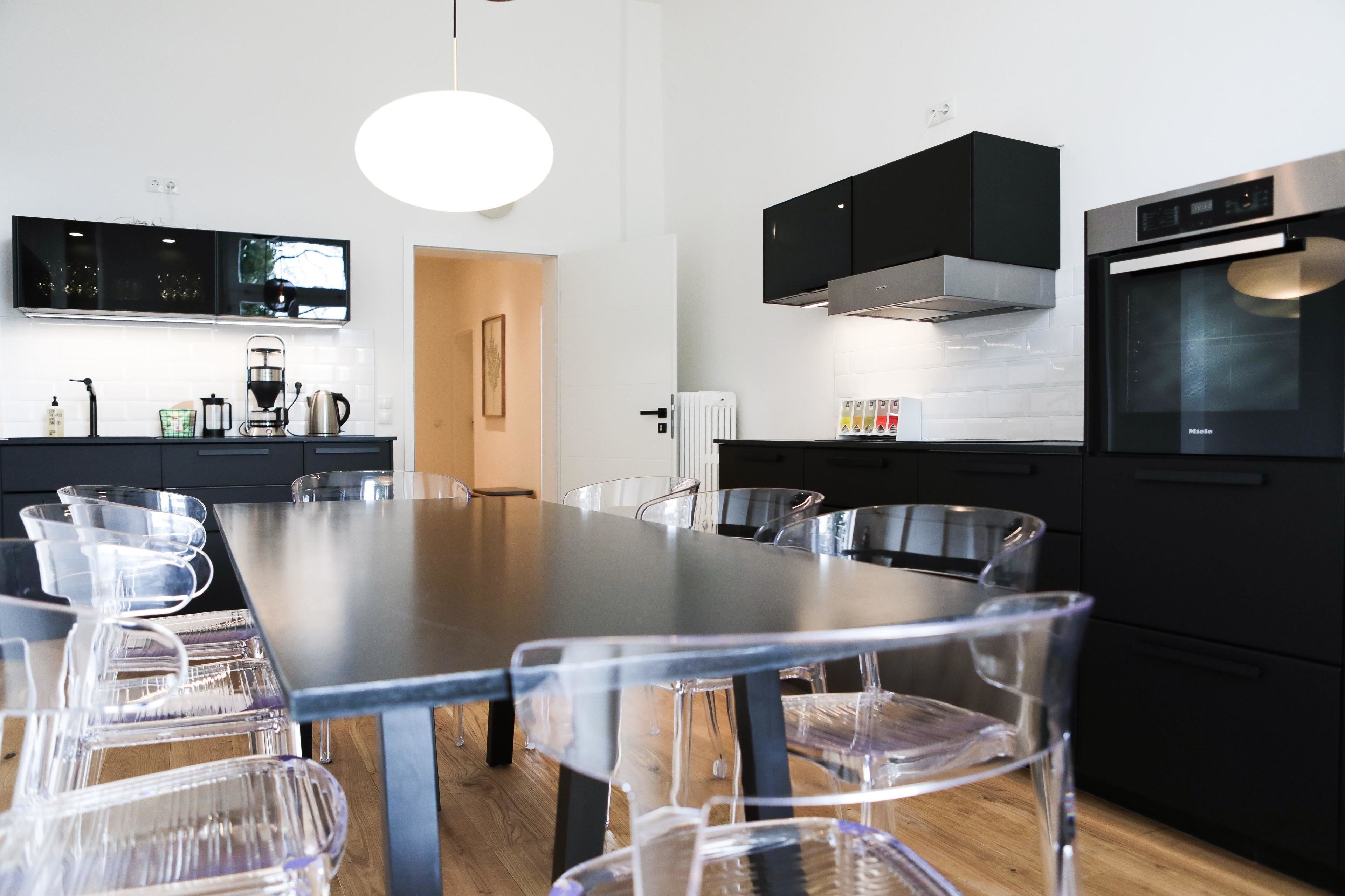 Coffee/tea maker, electric kettle